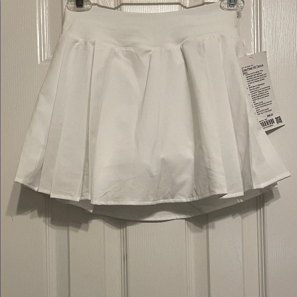 NWT Lululemon Athletica White Mini Skirt